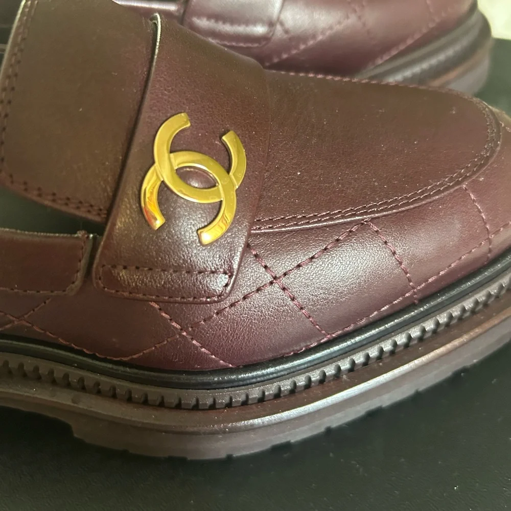 AUTHENTIC CHANEL MOCCASIN LOAFERS IN DARK PURPLE SIZE 36 WITH BOX AND DUSY BAG - Picture 2 of 7